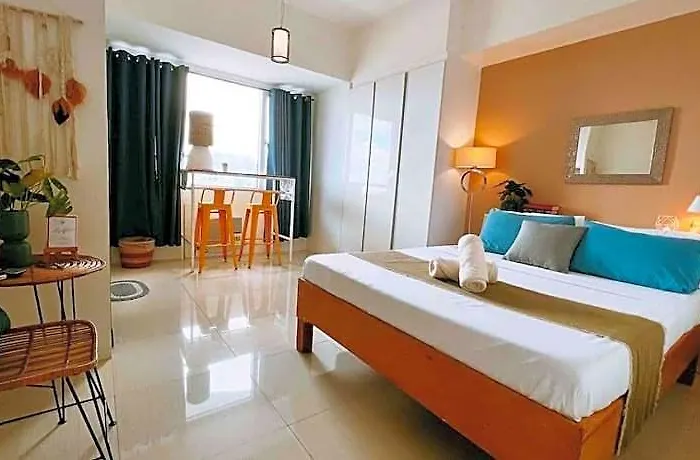 Calyx Residences Ayala Hotell 4*