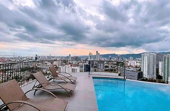 Calyx Residences Ayala Hotell 4*