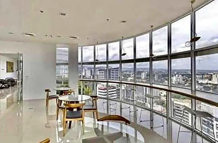 Calyx Residences Ayala Hotell 4*