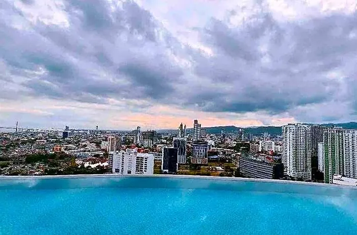Calyx Residences Ayala 4*